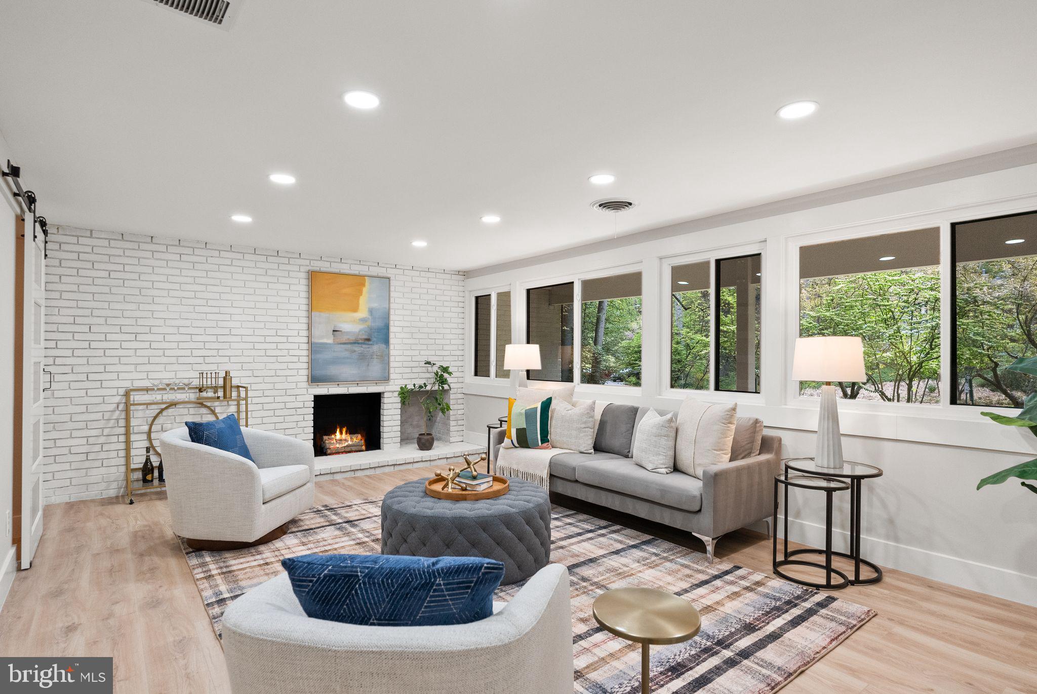 CARDEROCK SPRINGS - Residential