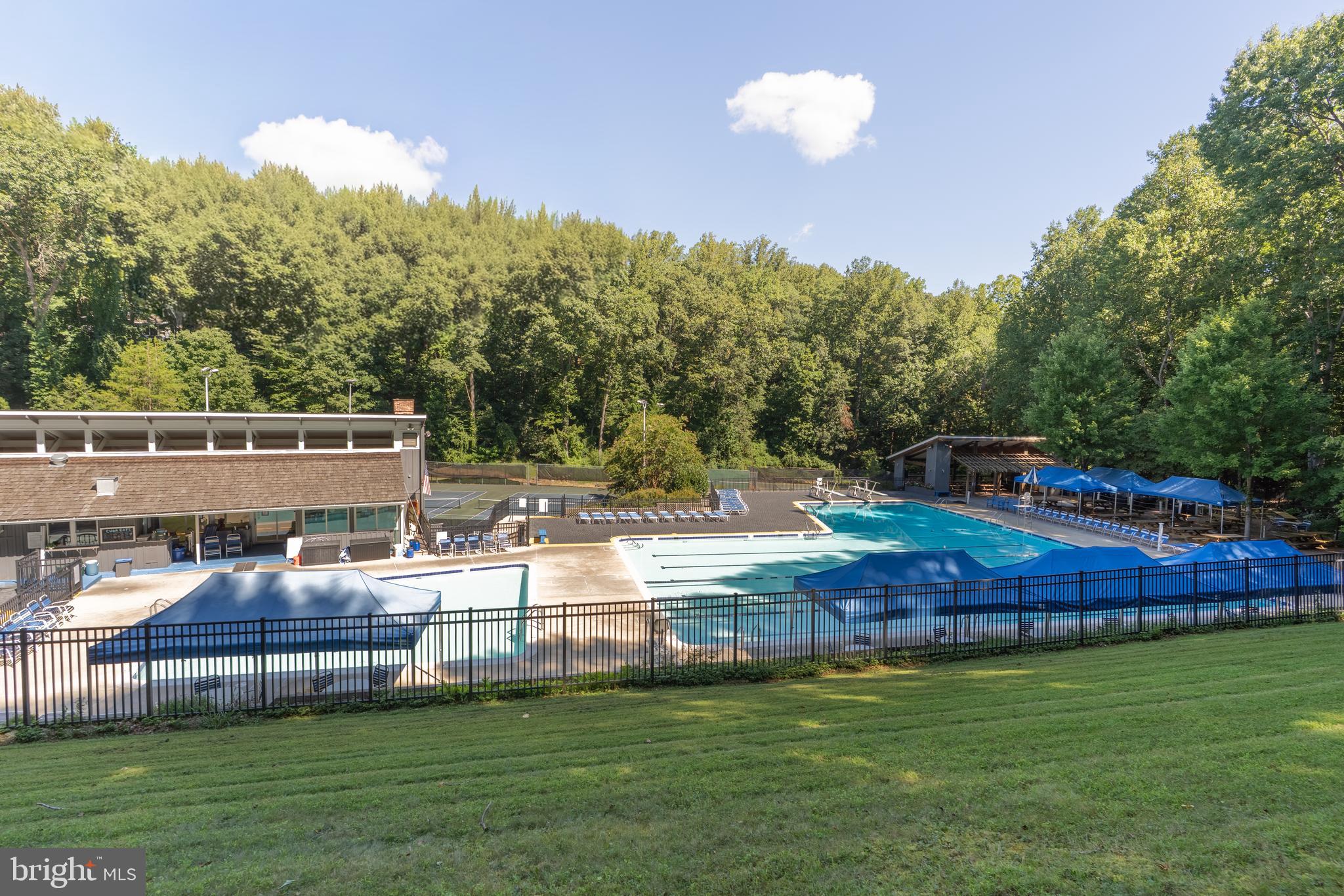 CARDEROCK SPRINGS - Residential