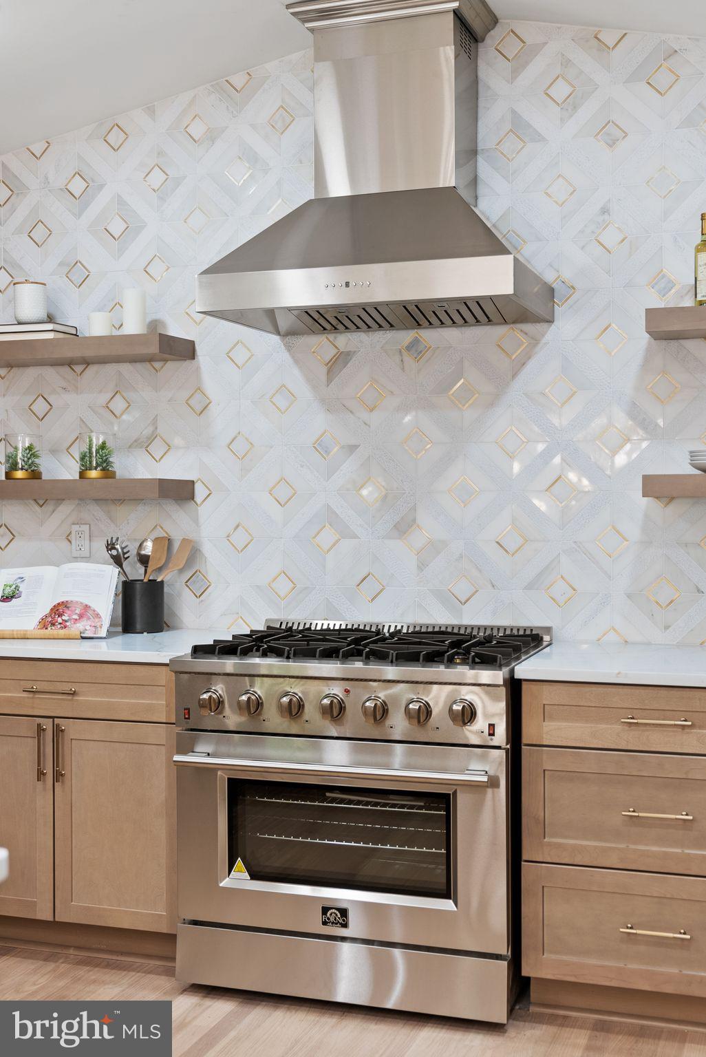 CARDEROCK SPRINGS - Residential