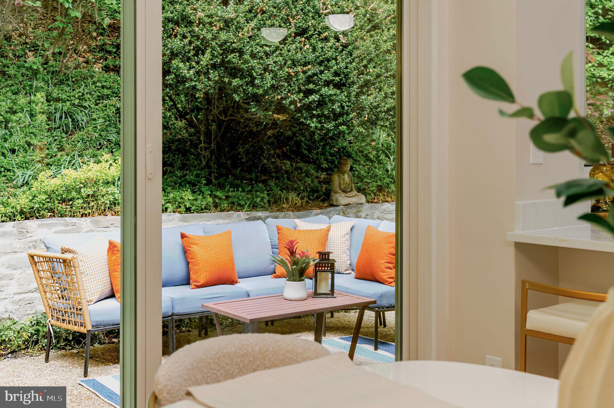 CARDEROCK SPRINGS - Residential