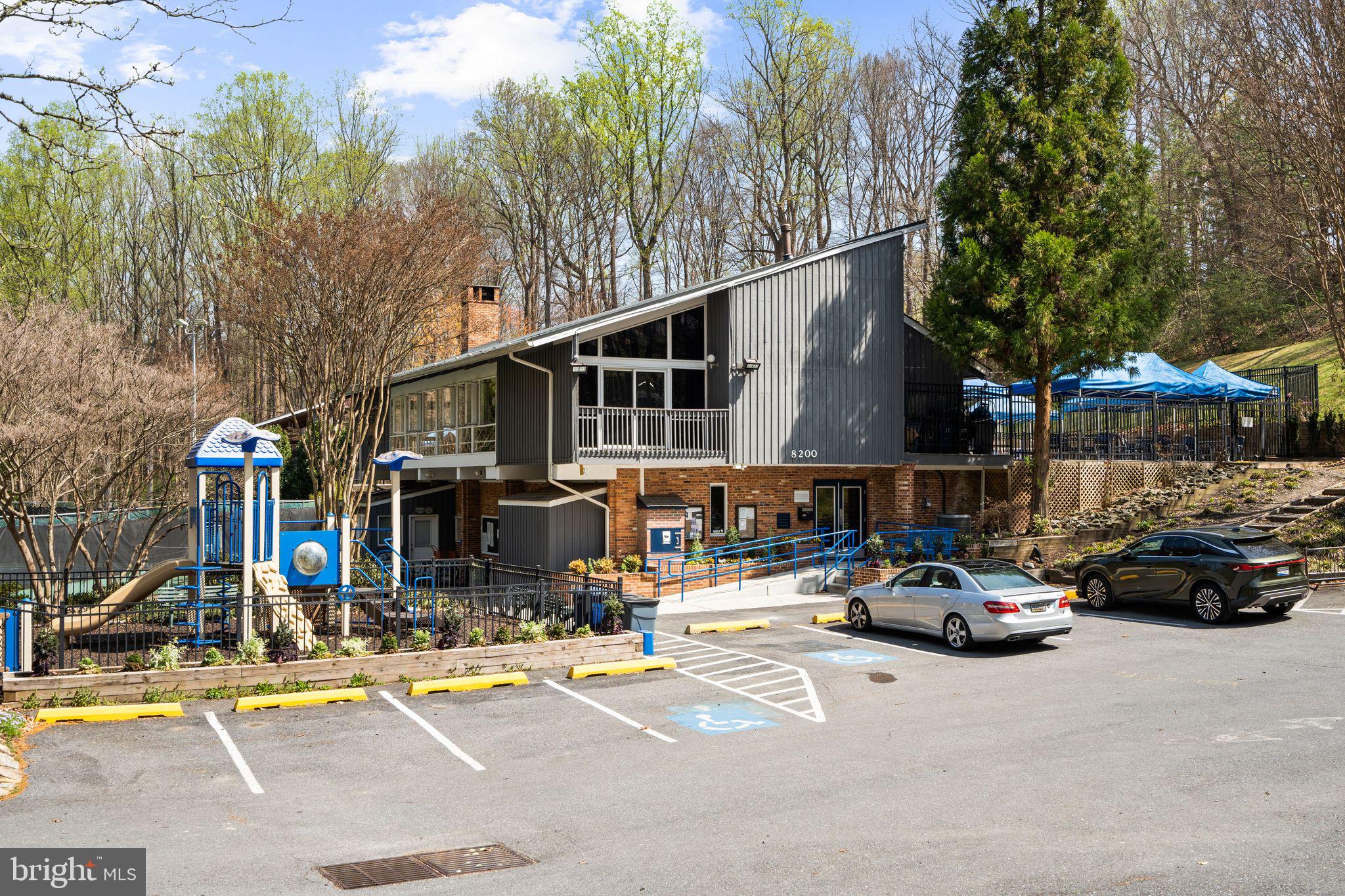 CARDEROCK SPRINGS - Residential