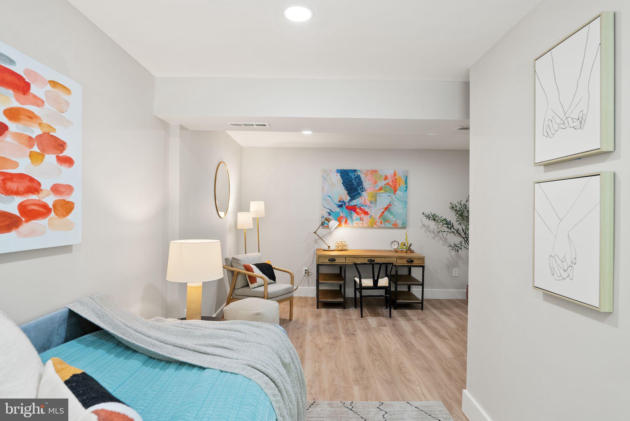 CARDEROCK SPRINGS - Residential