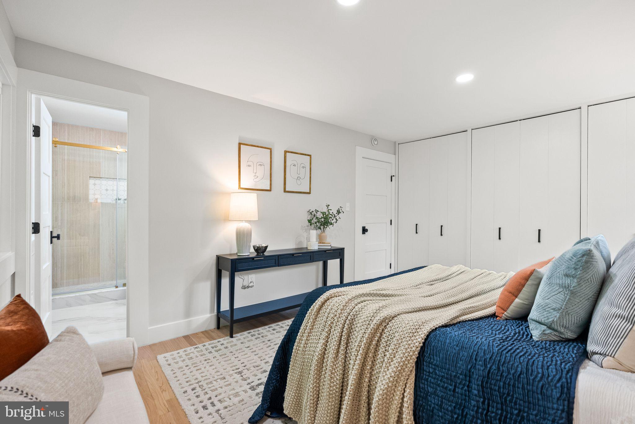 CARDEROCK SPRINGS - Residential