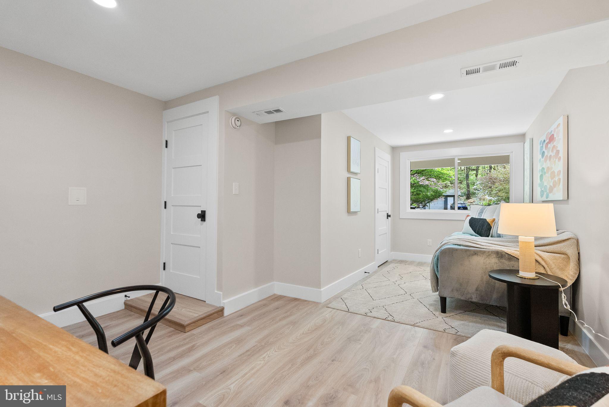 CARDEROCK SPRINGS - Residential