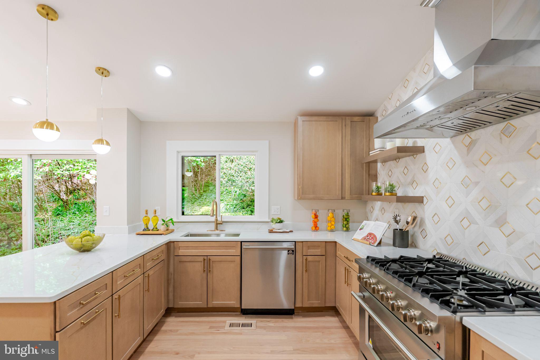 CARDEROCK SPRINGS - Residential