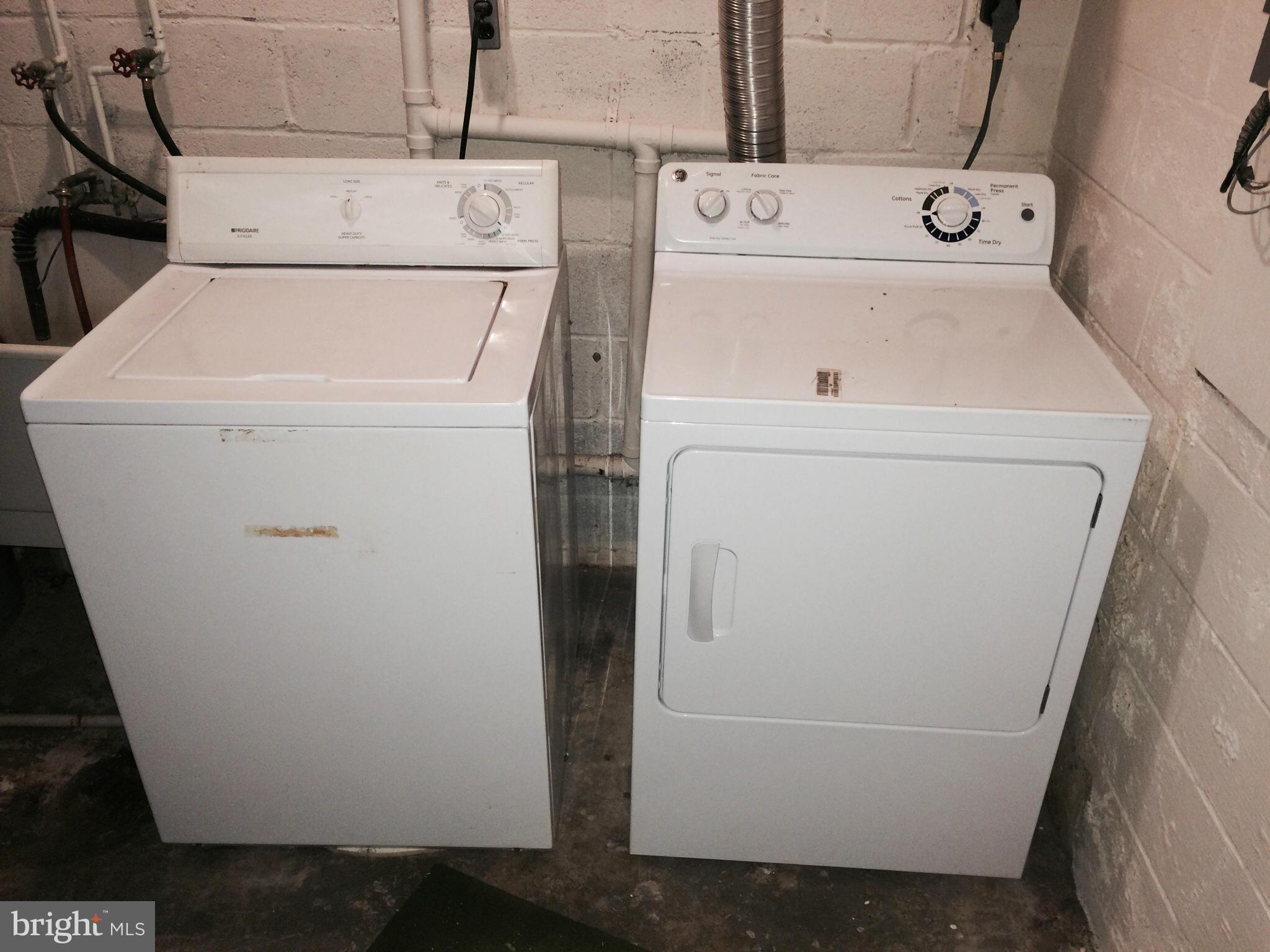 ELYSIAN WOODS - Residential Lease