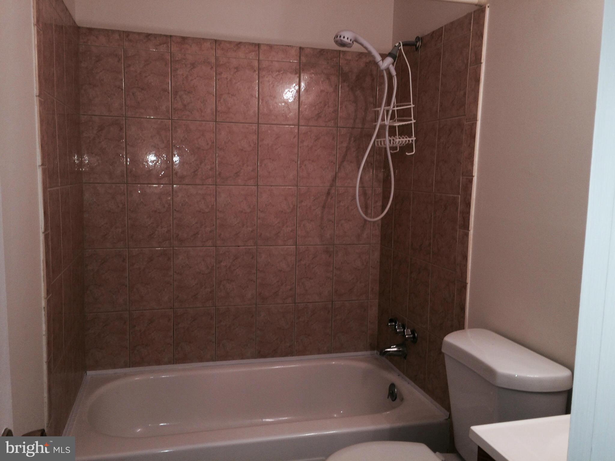 ELYSIAN WOODS - Residential Lease