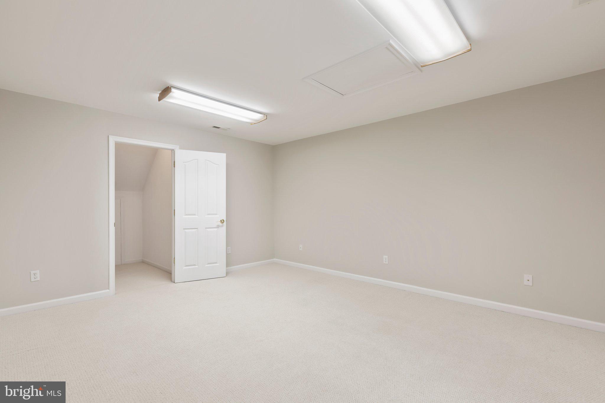 PEACOCK STATION - Residential