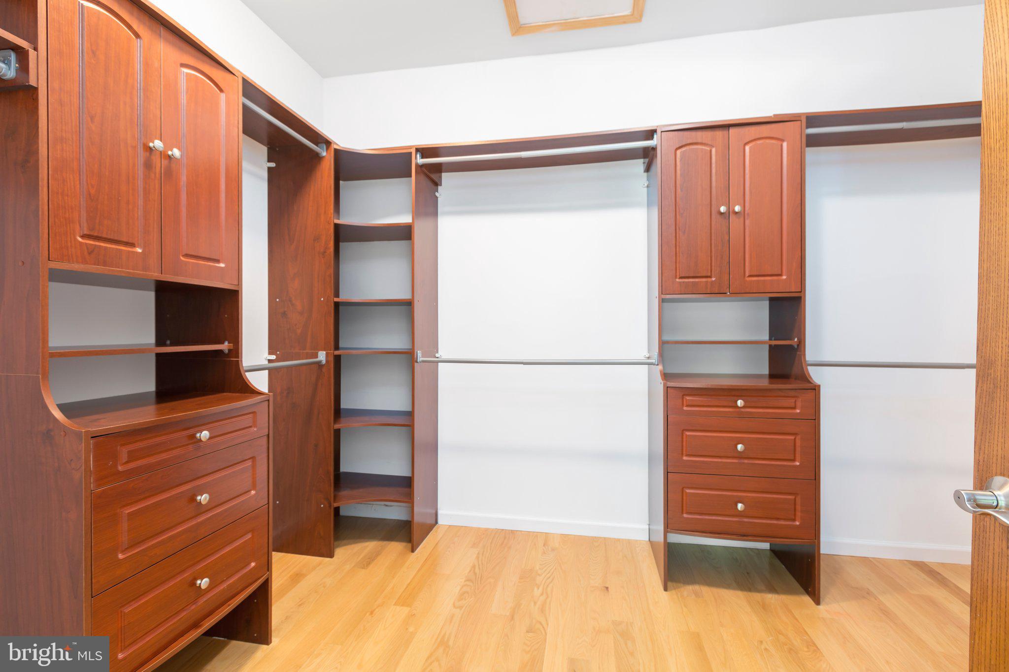 PEACOCK STATION - Residential