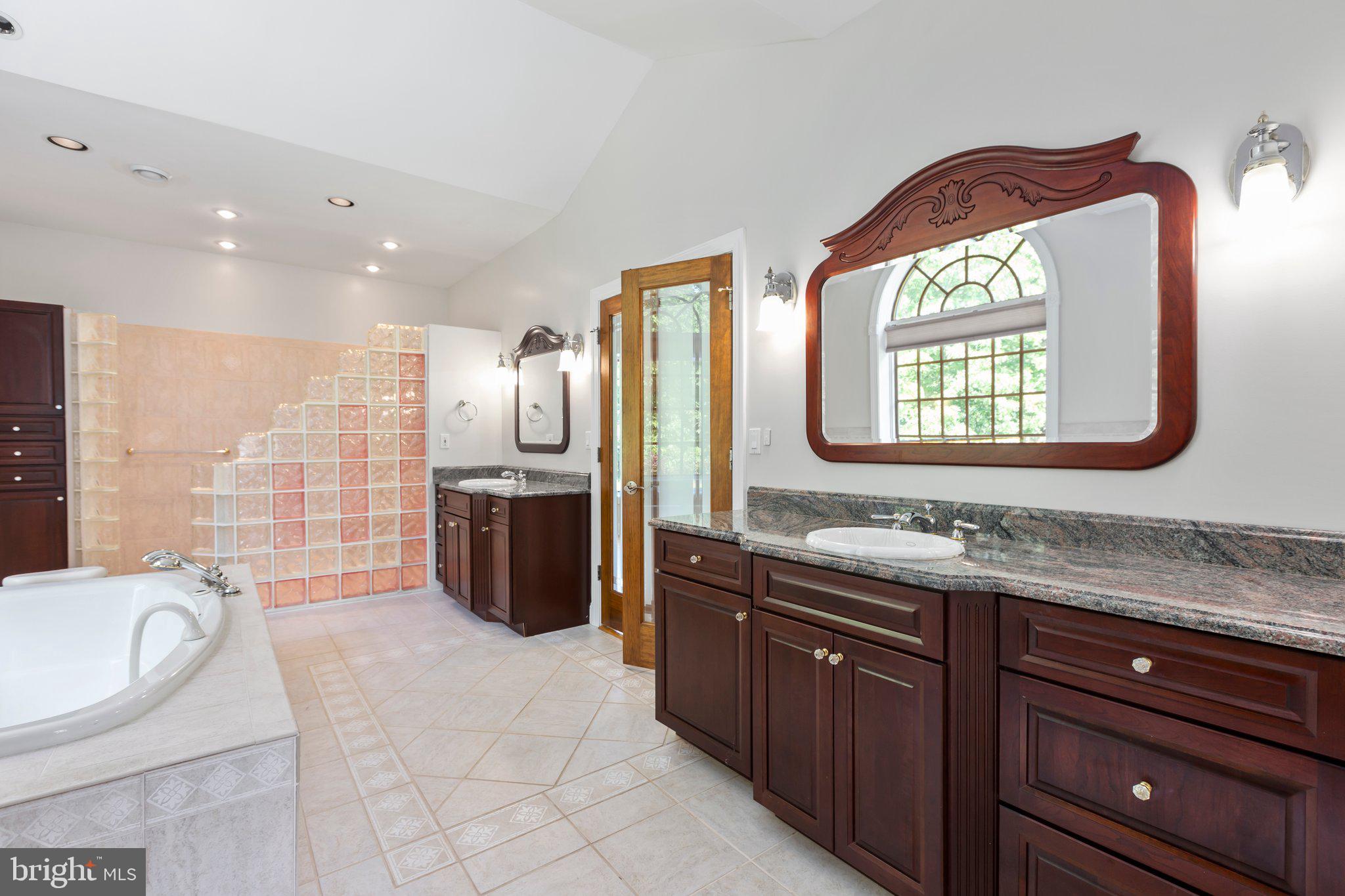 PEACOCK STATION - Residential