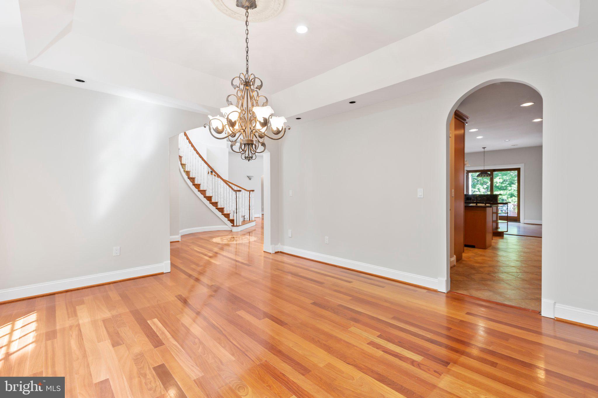 PEACOCK STATION - Residential