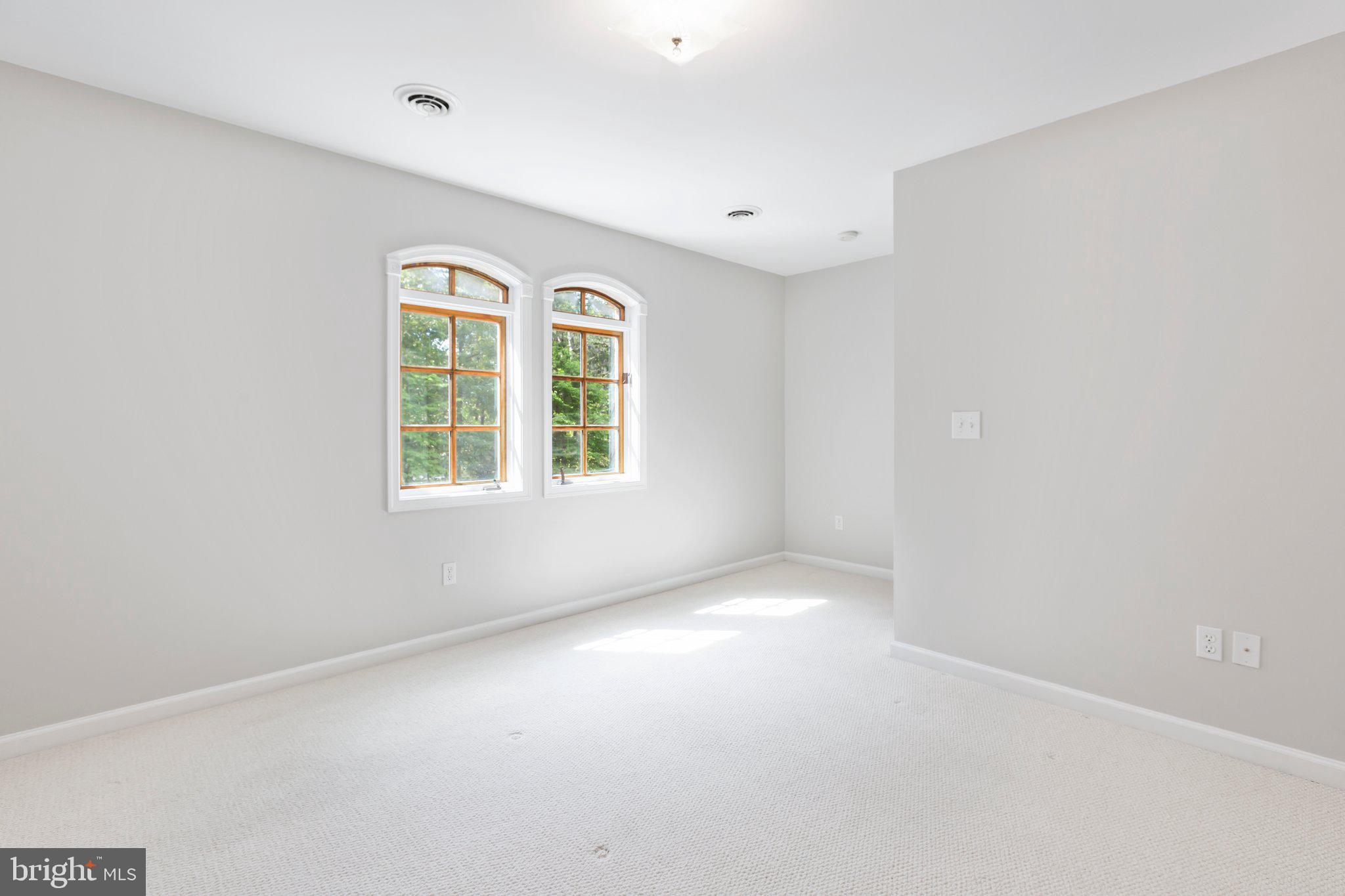 PEACOCK STATION - Residential