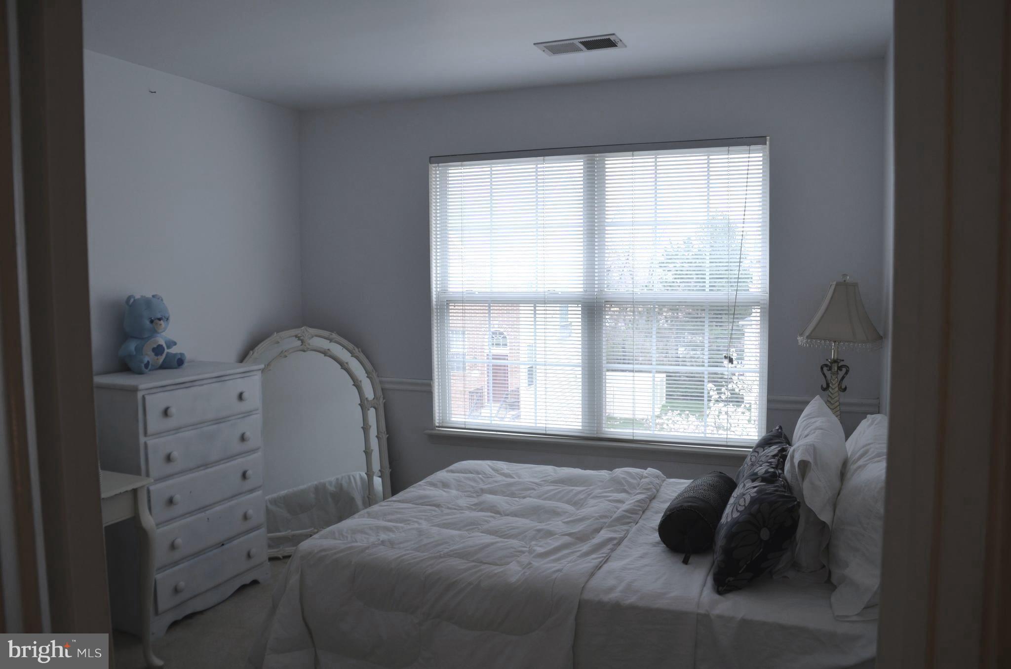BELMONT CENTER - Residential Lease