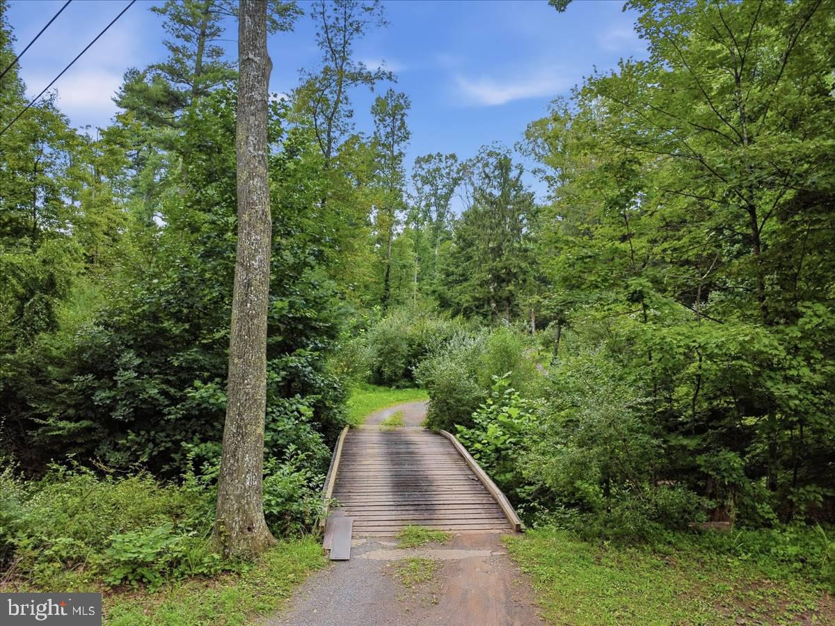 598 OAK RIDGE DRIVE