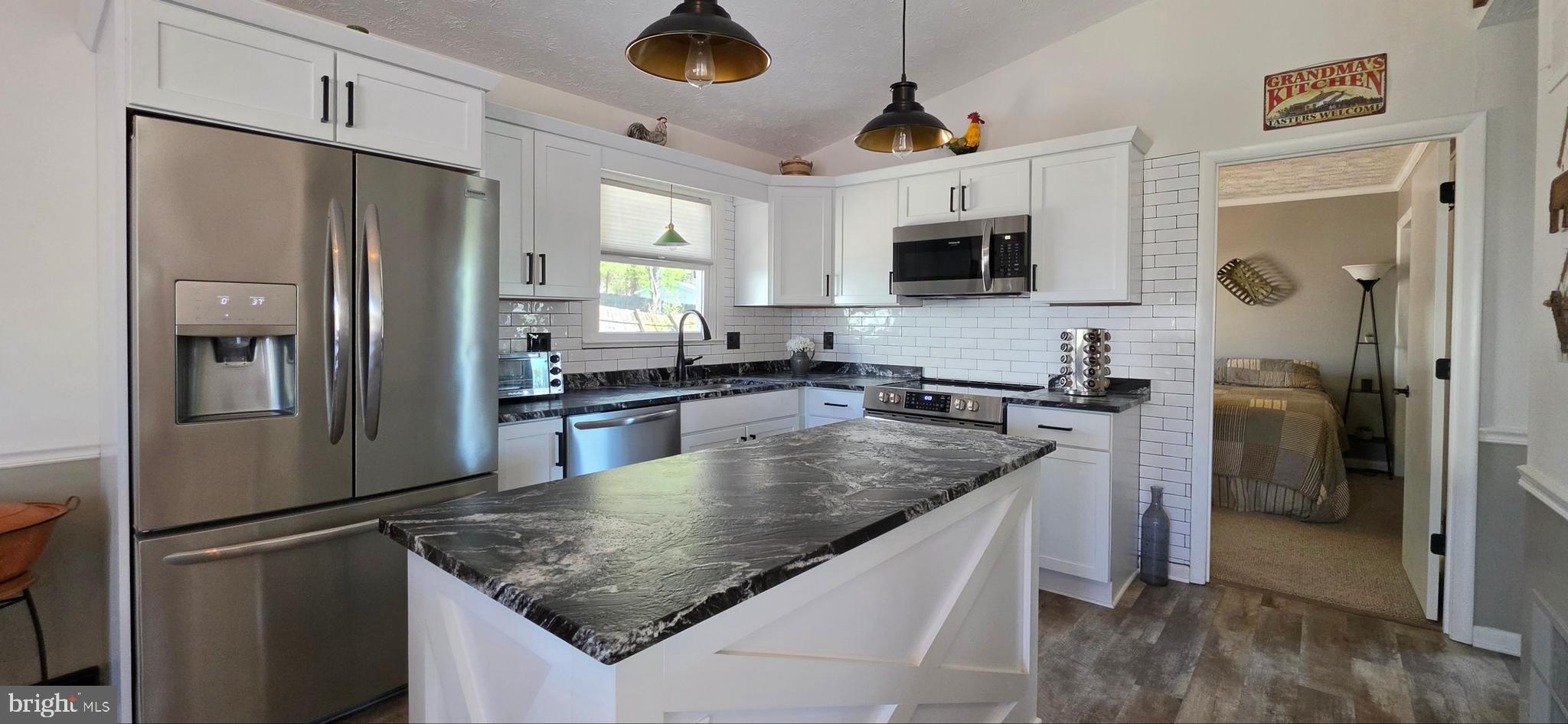 BLUE RIDGE SHORES - Residential