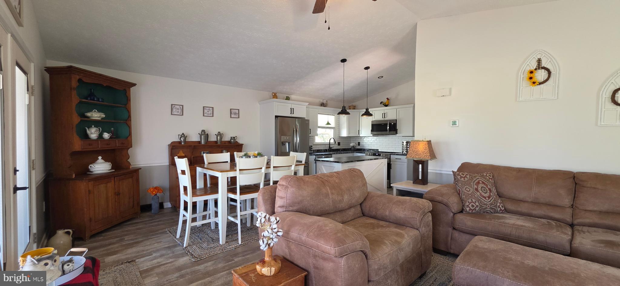 BLUE RIDGE SHORES - Residential