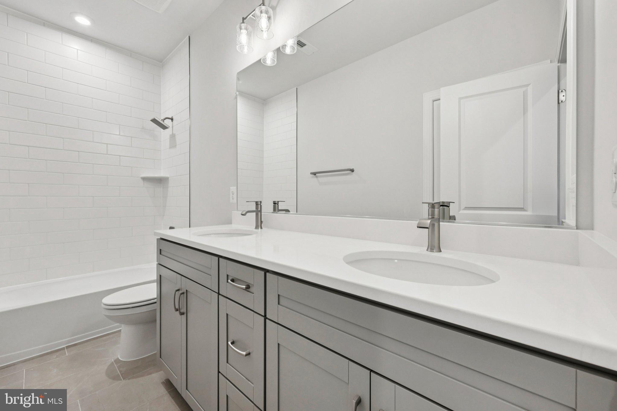 JEFFERSON SQUARE - Residential