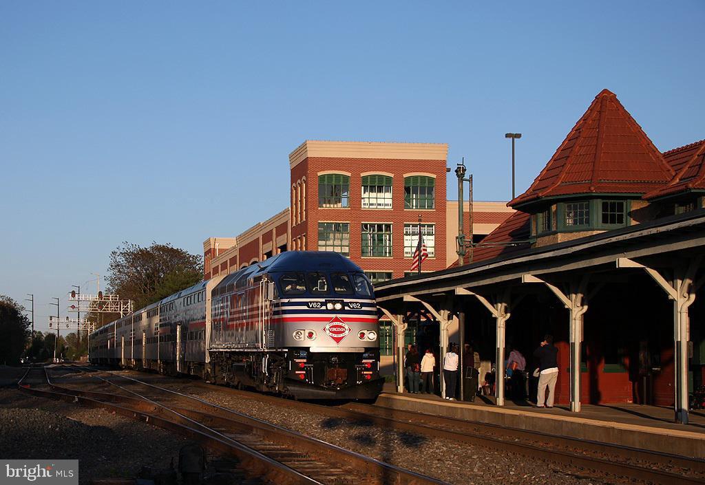 JEFFERSON SQUARE - Residential