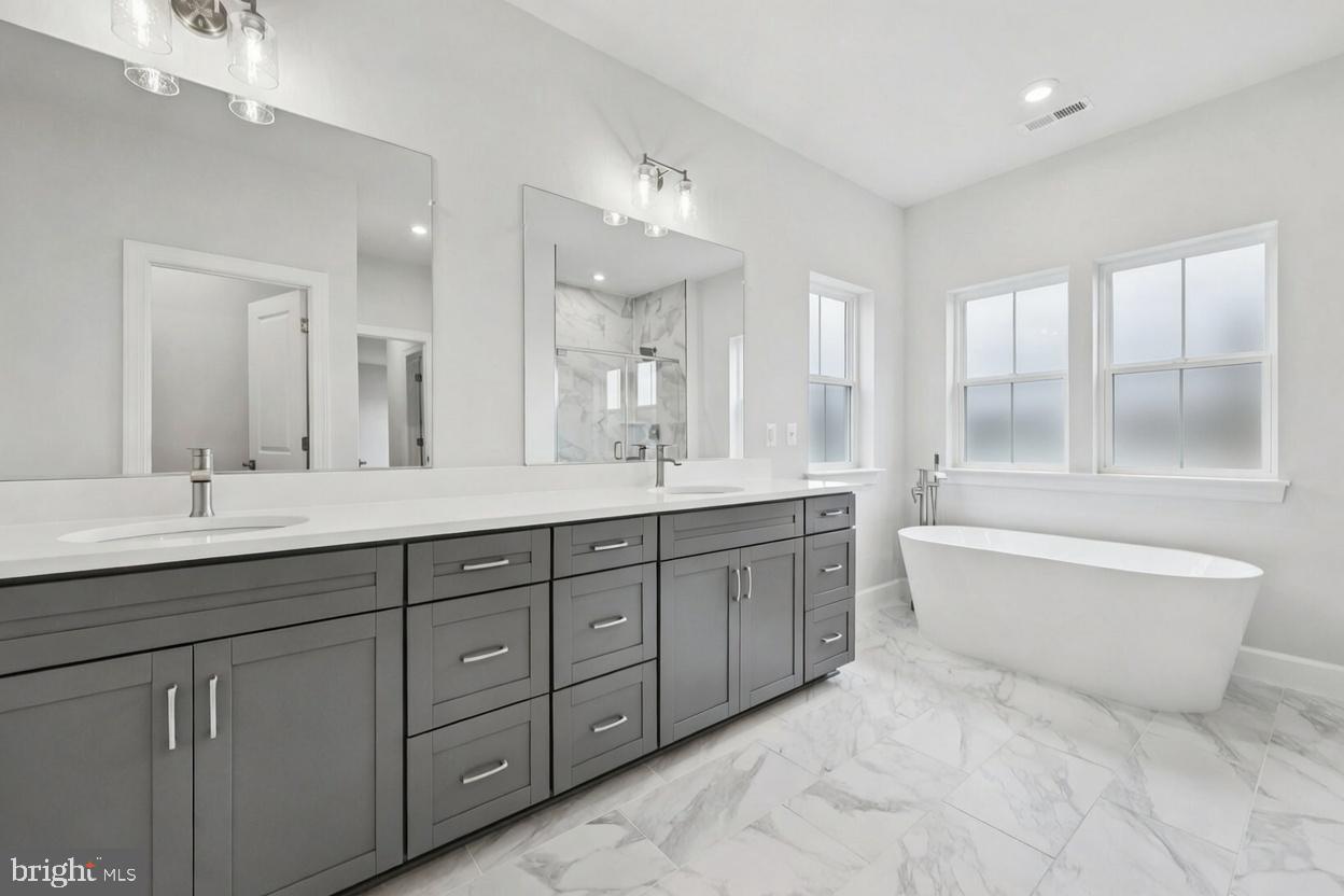 JEFFERSON SQUARE - Residential