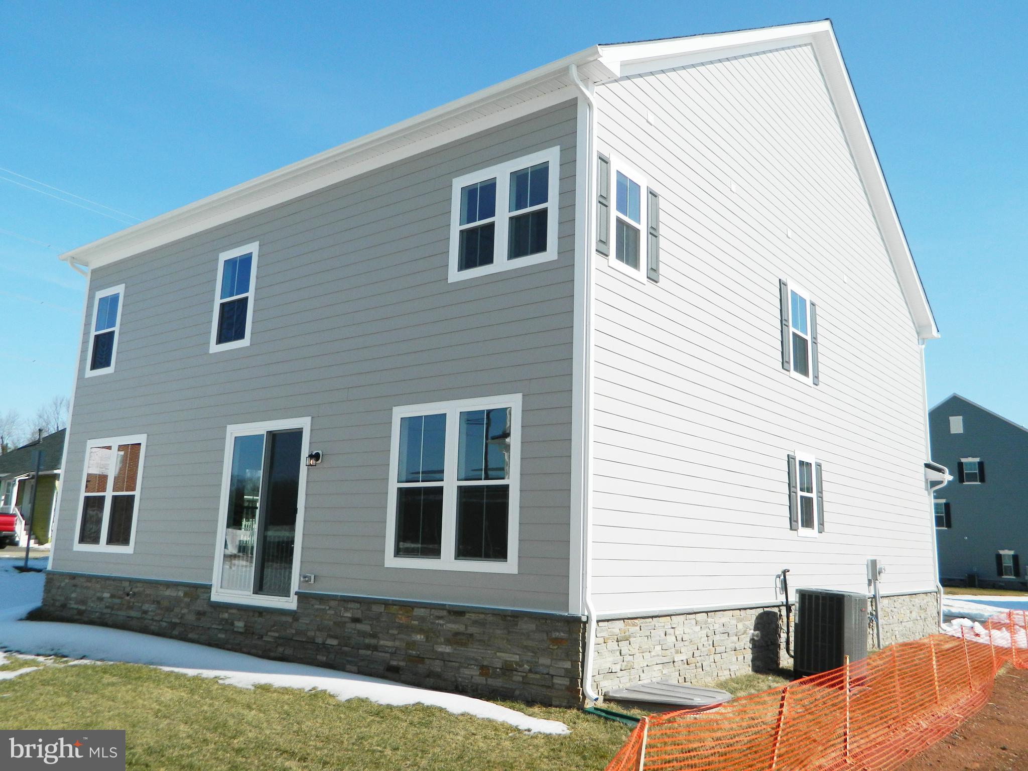 JEFFERSON SQUARE - Residential