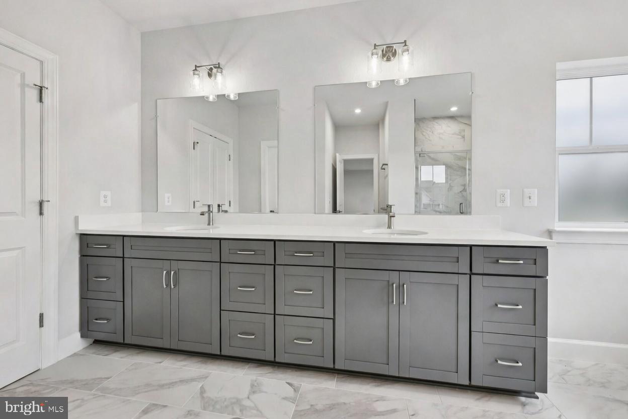 JEFFERSON SQUARE - Residential