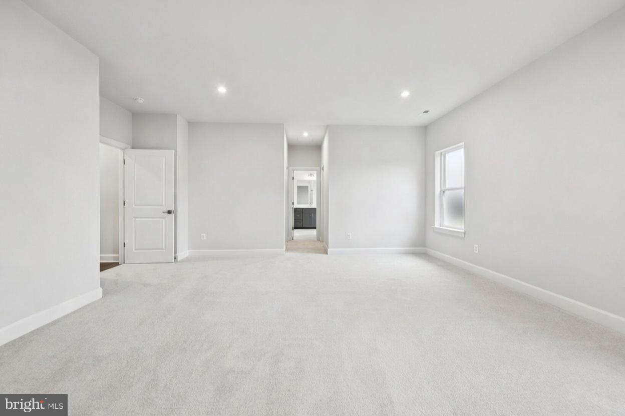 JEFFERSON SQUARE - Residential