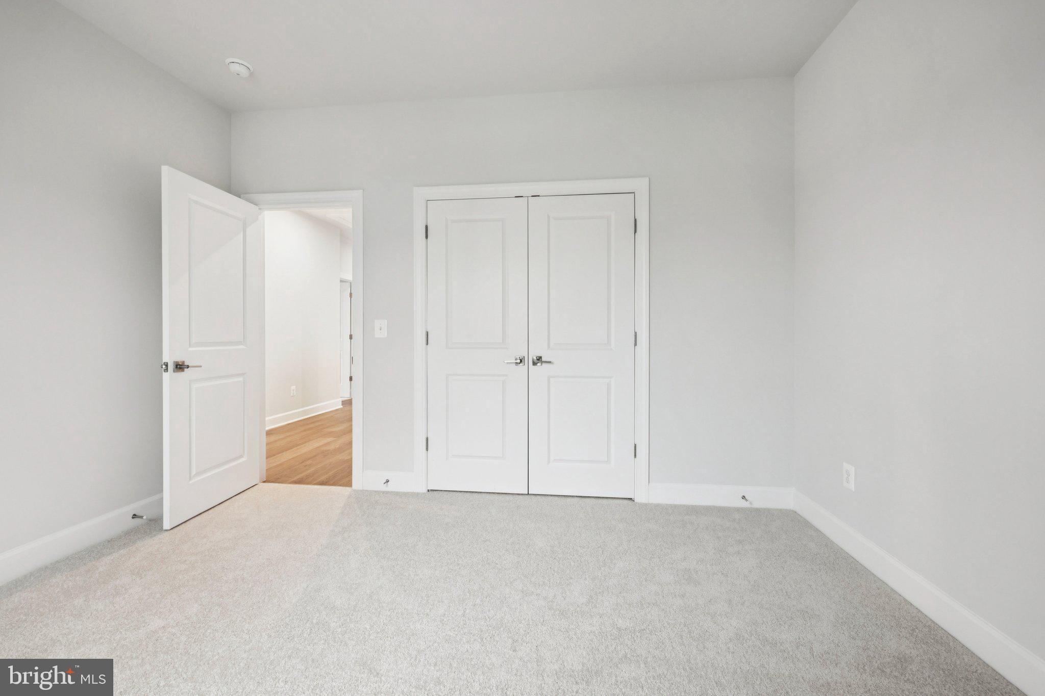 JEFFERSON SQUARE - Residential