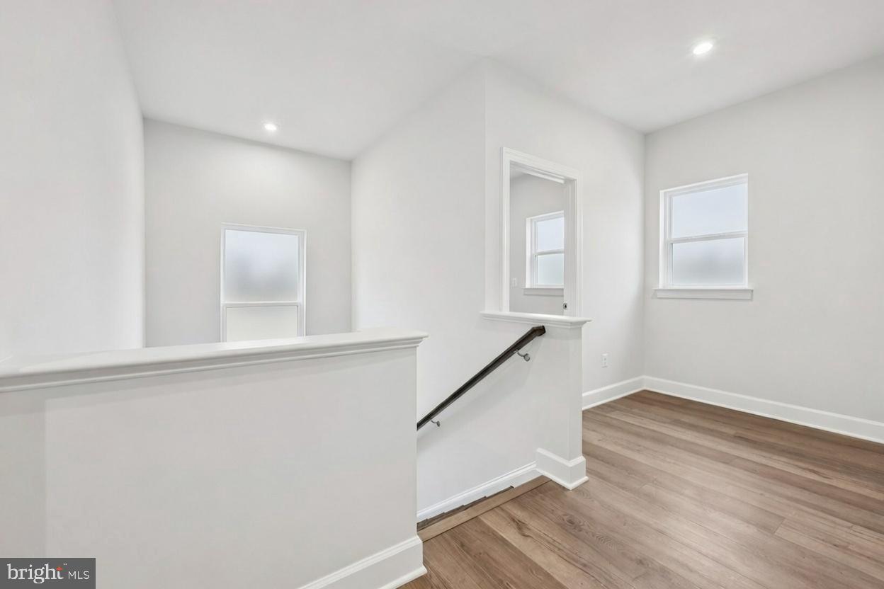 JEFFERSON SQUARE - Residential