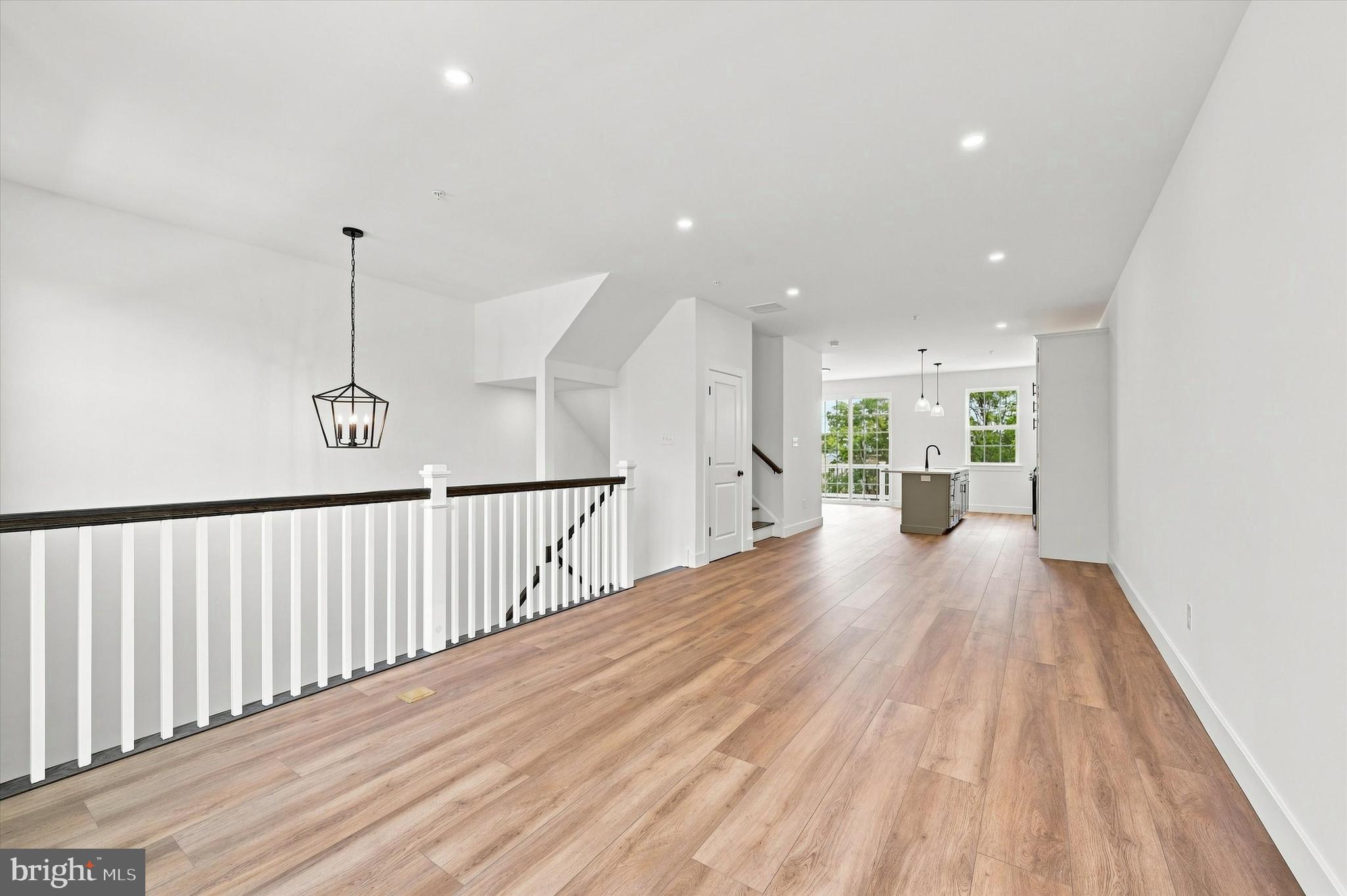 207 W EIGHTH STREET