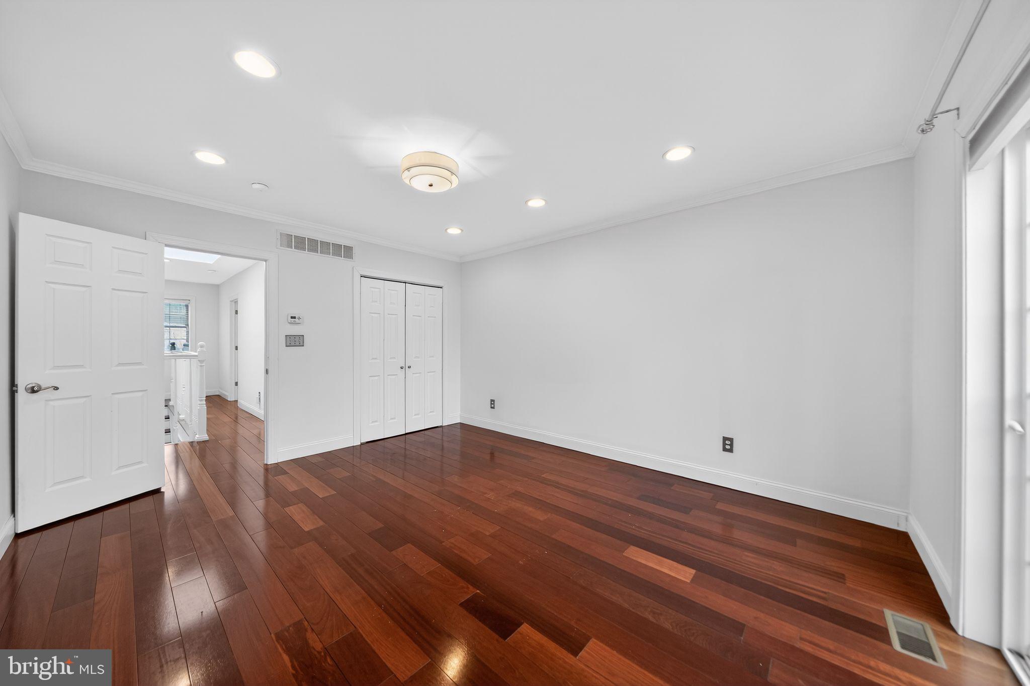 GRADUATE HOSPITAL - Residential