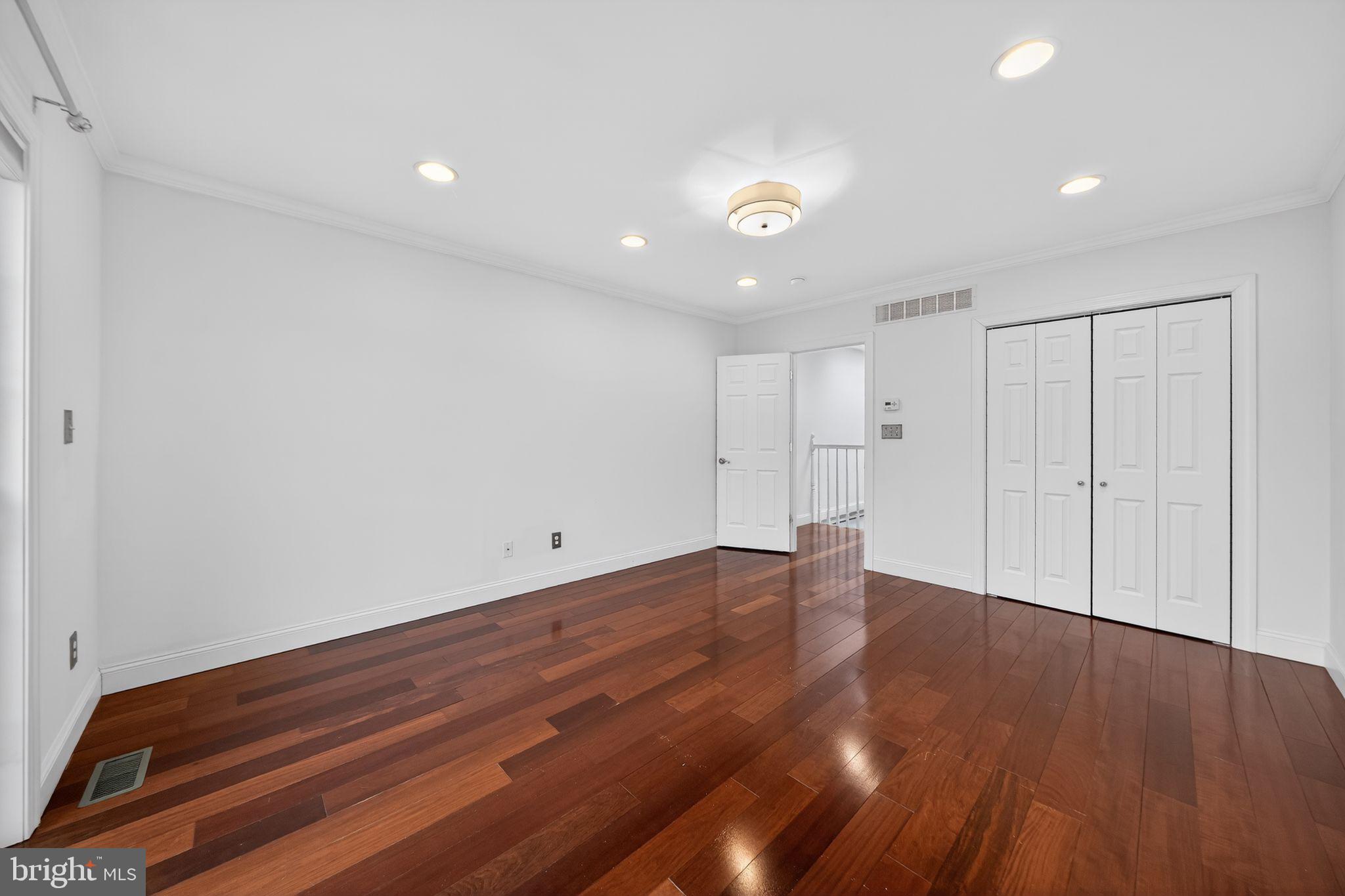 GRADUATE HOSPITAL - Residential