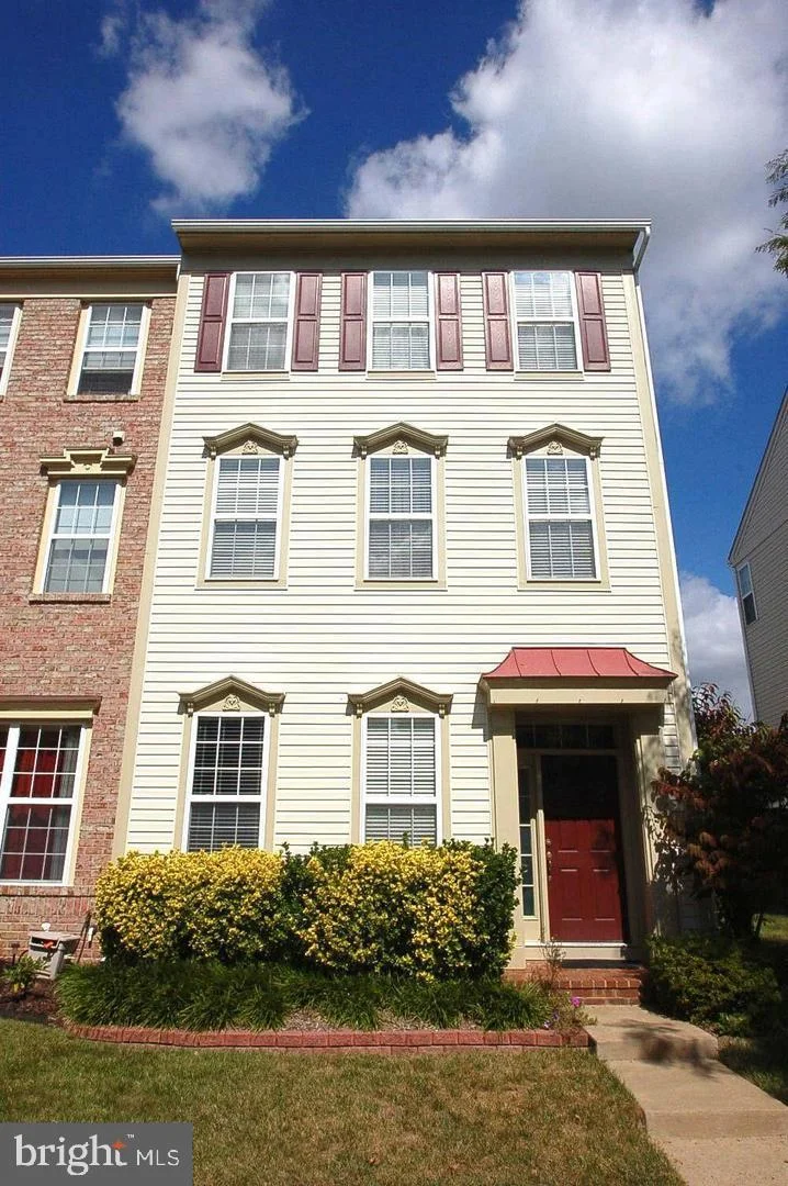 42806 Cedar Hedge Street, Chantilly, VA 20152
