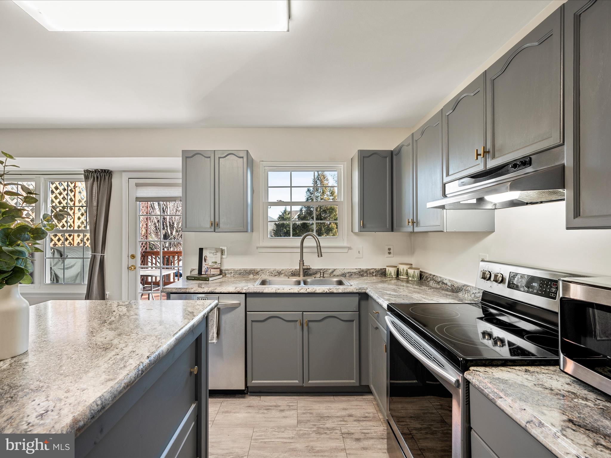 WOODSTONE - Residential