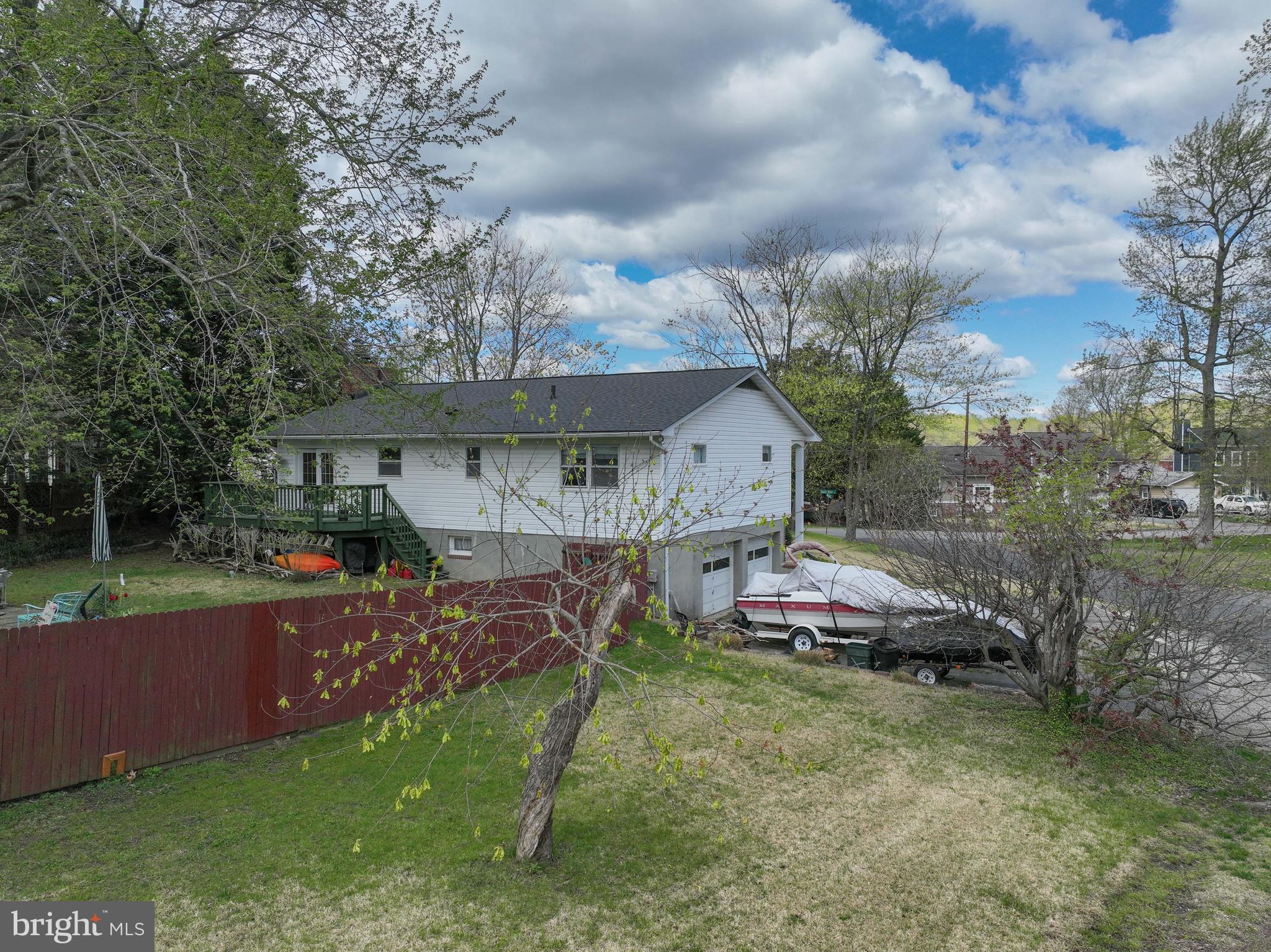 LOCH HAVEN BEACH - Residential