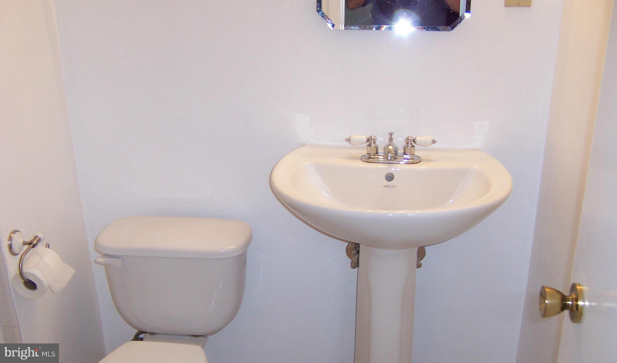 BEL PRE WOODS - Residential Lease