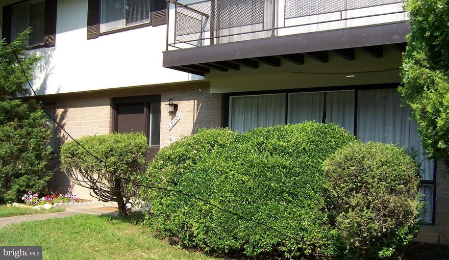 Beautiful updated 4 bedrooms 2 FB with basement in Bel Pre Woods. Updated kitchen with granite counter. HDWD floors, and balcony. Close to shopping centers, and schools.