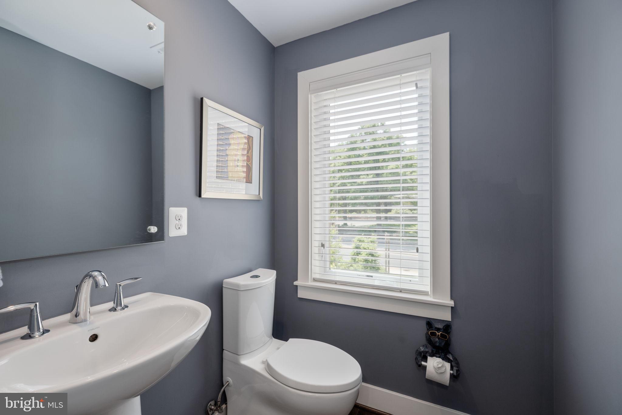 MONTGOMERY ROW - Residential