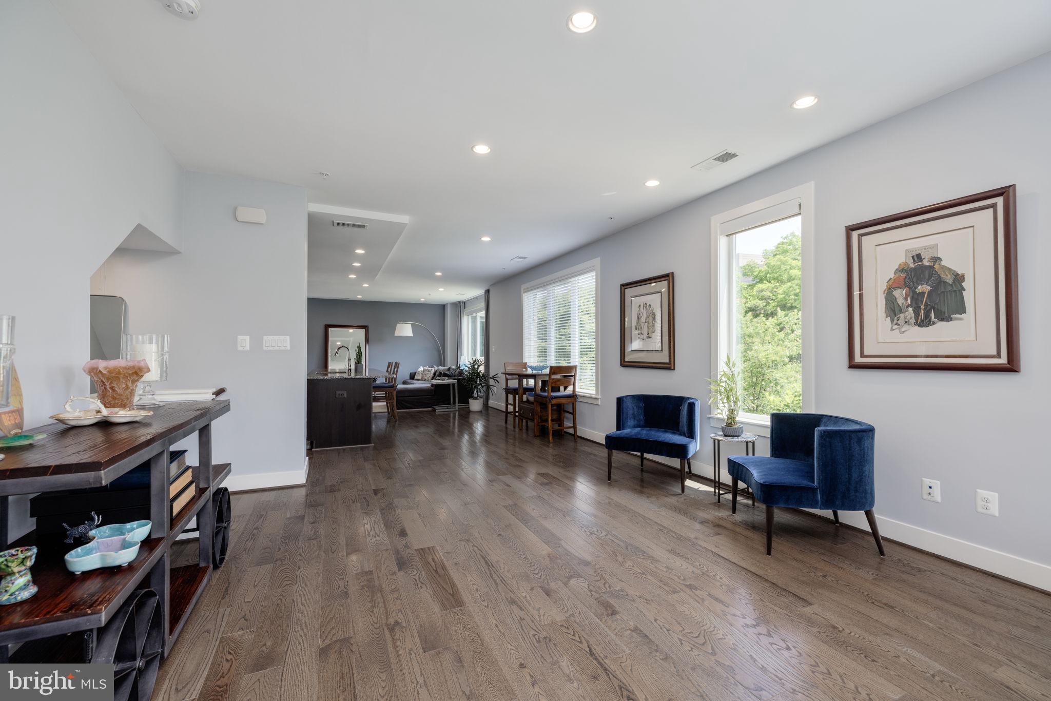 MONTGOMERY ROW - Residential