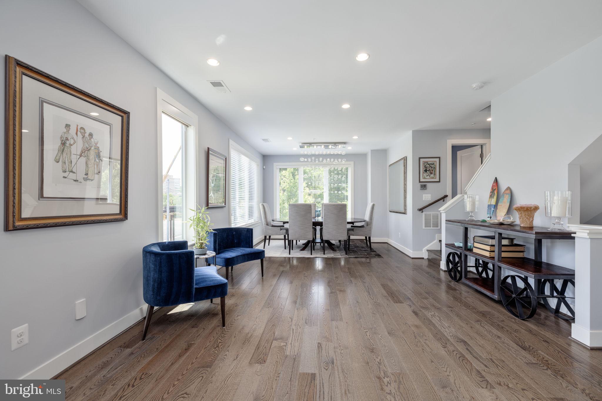 MONTGOMERY ROW - Residential