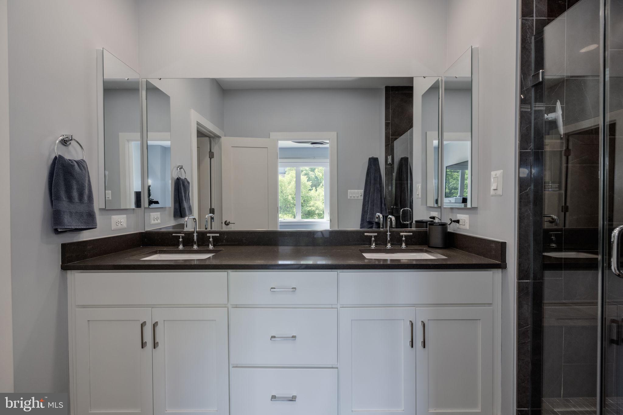 MONTGOMERY ROW - Residential