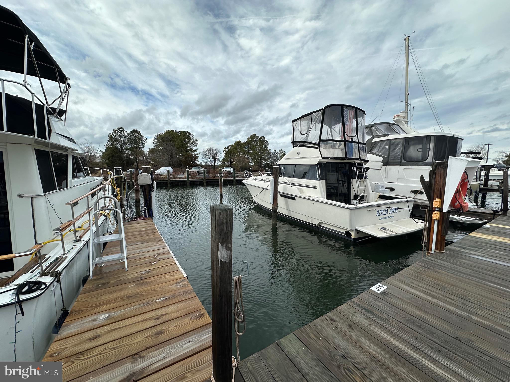 PINEY NARROWS - Residential