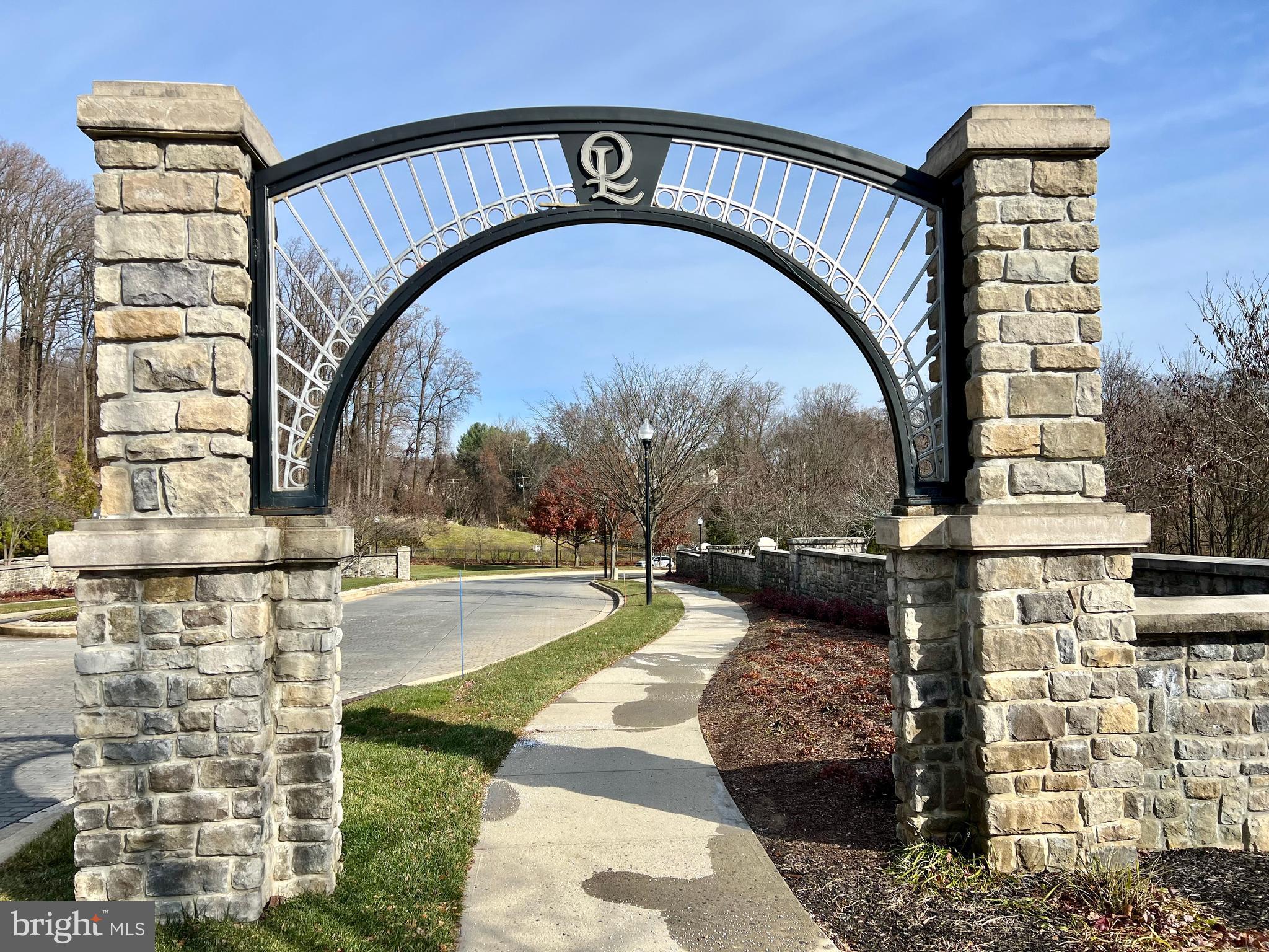 THE BLUFFS AT QUARRY LAKE - Residential