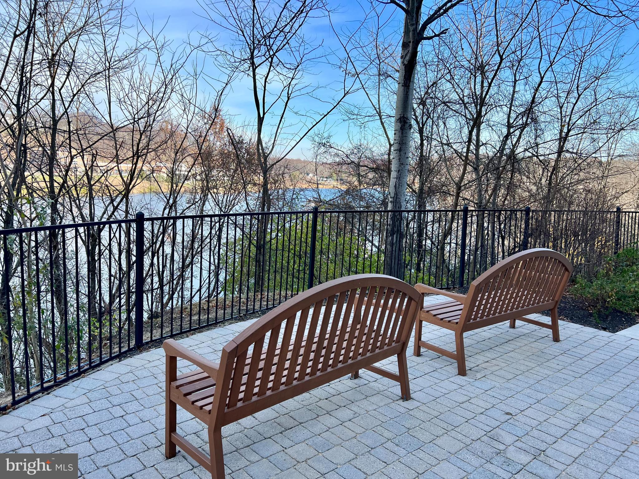 THE BLUFFS AT QUARRY LAKE - Residential