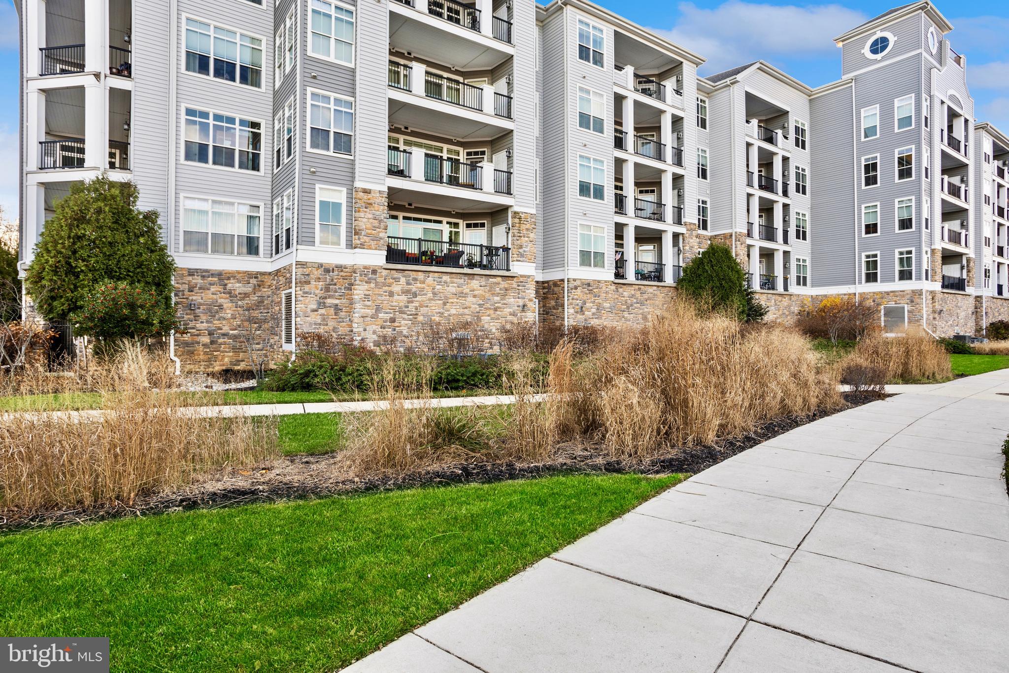 THE BLUFFS AT QUARRY LAKE - Residential