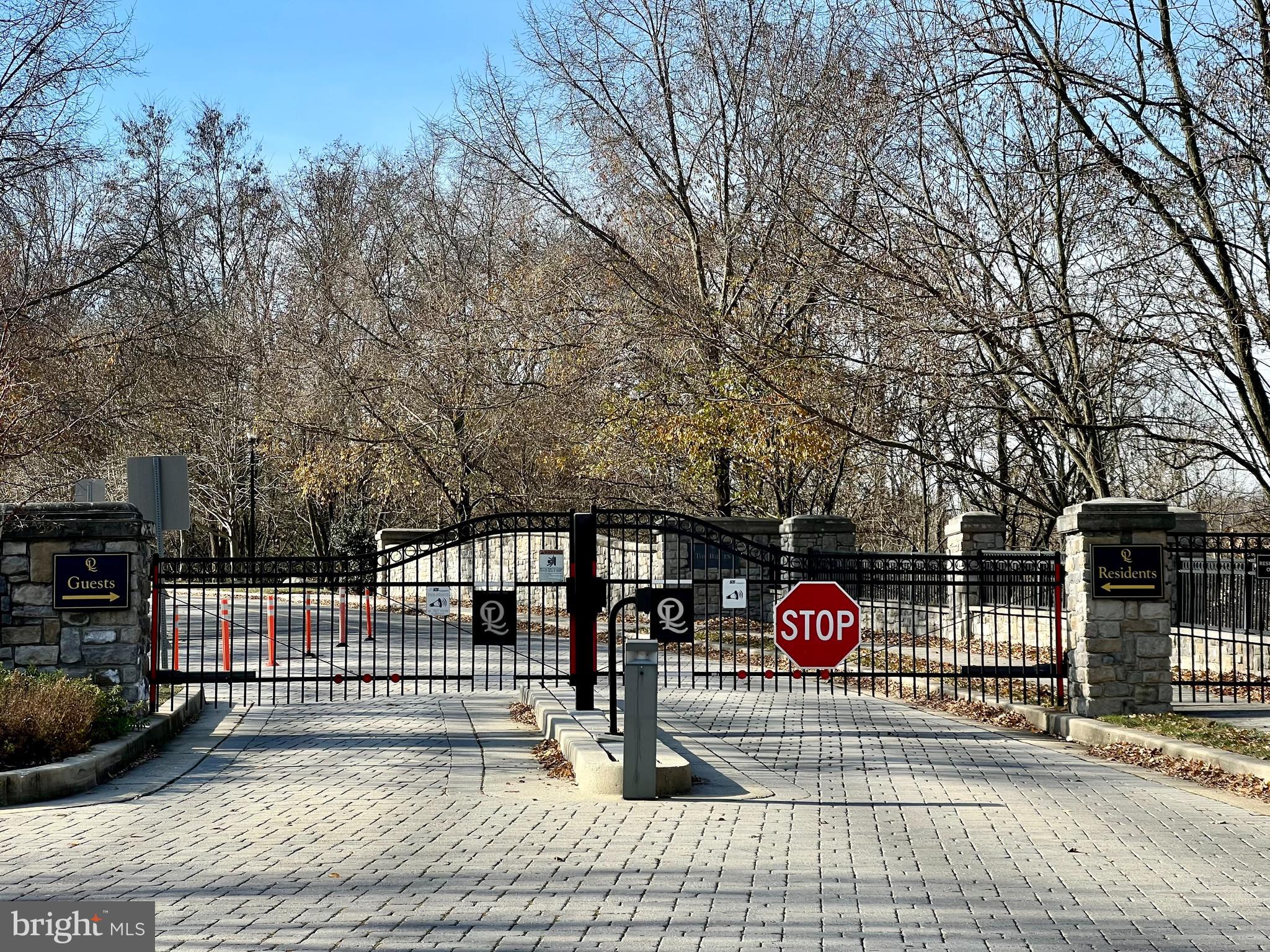 THE BLUFFS AT QUARRY LAKE - Residential