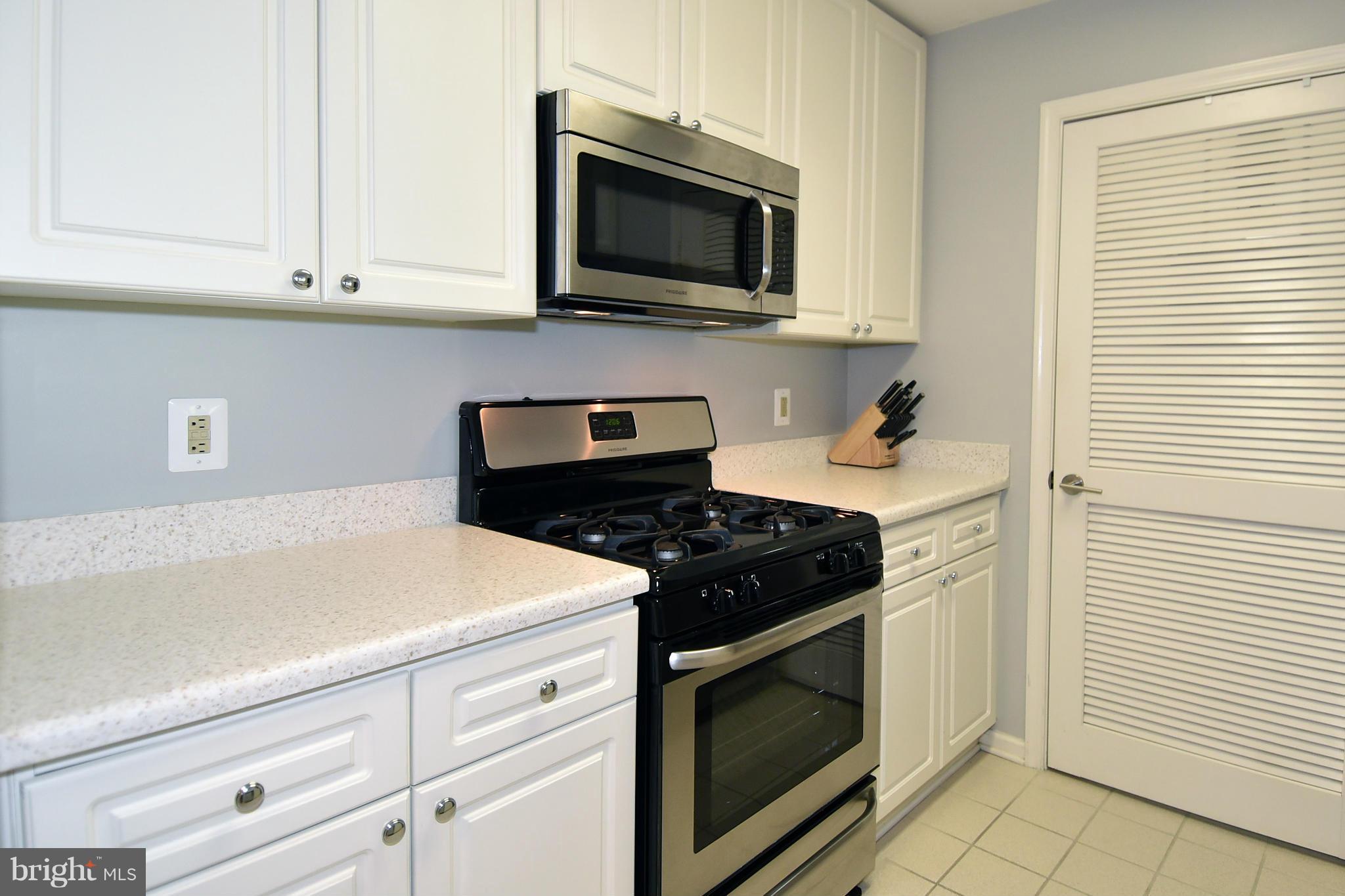 SAVOY PARK CONDOMINIUMS - Residential