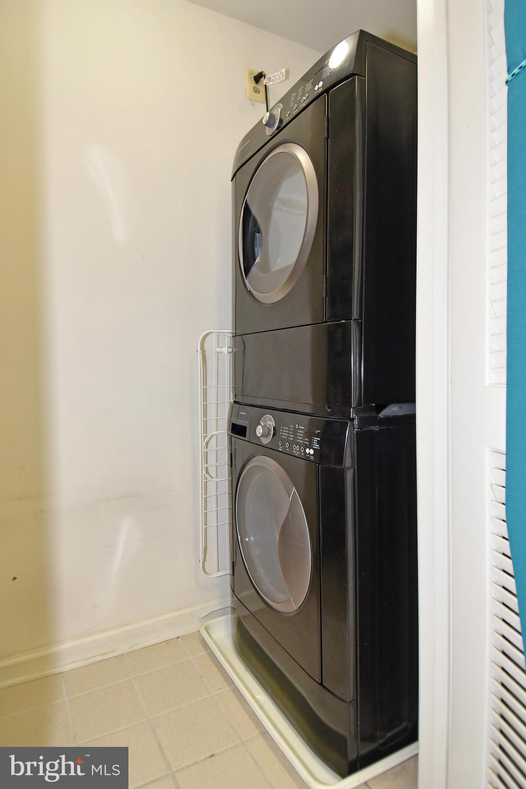 SAVOY PARK CONDOMINIUMS - Residential