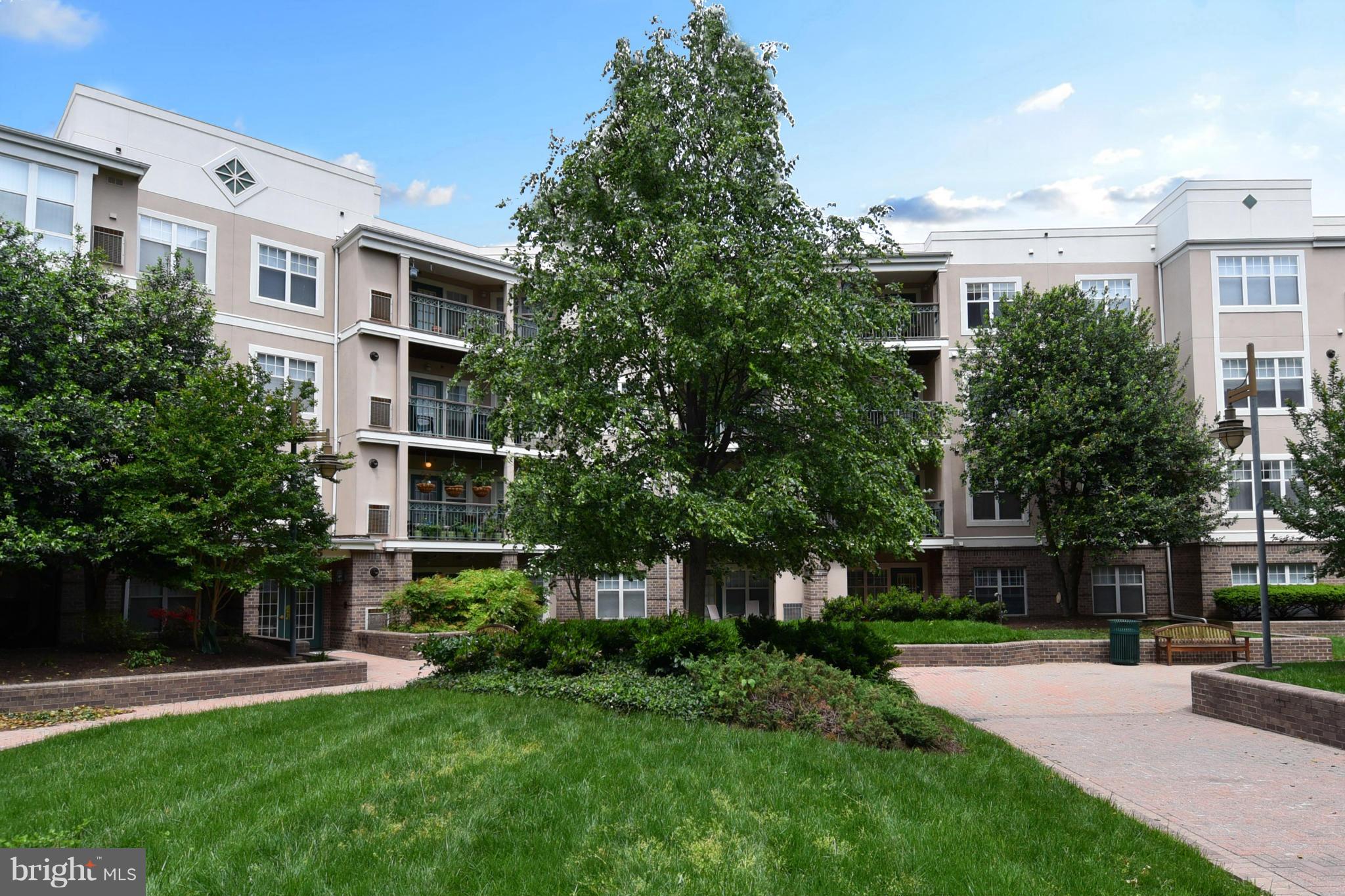 SAVOY PARK CONDOMINIUMS - Residential