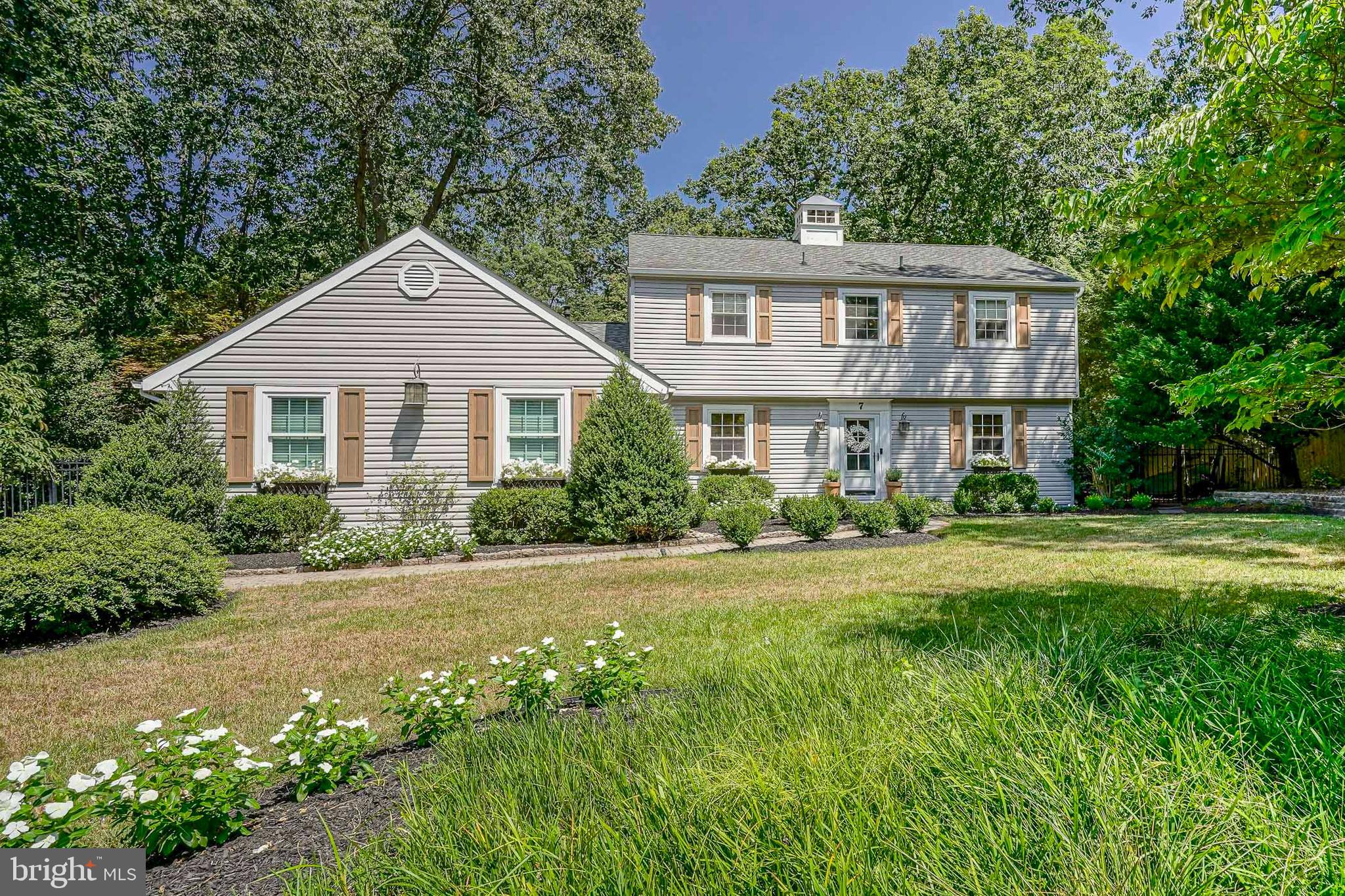 7 TALLOWOOD DRIVE