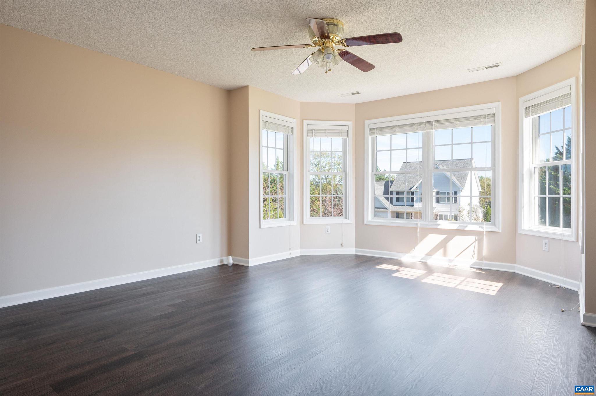 EMERALD HILLS - Residential